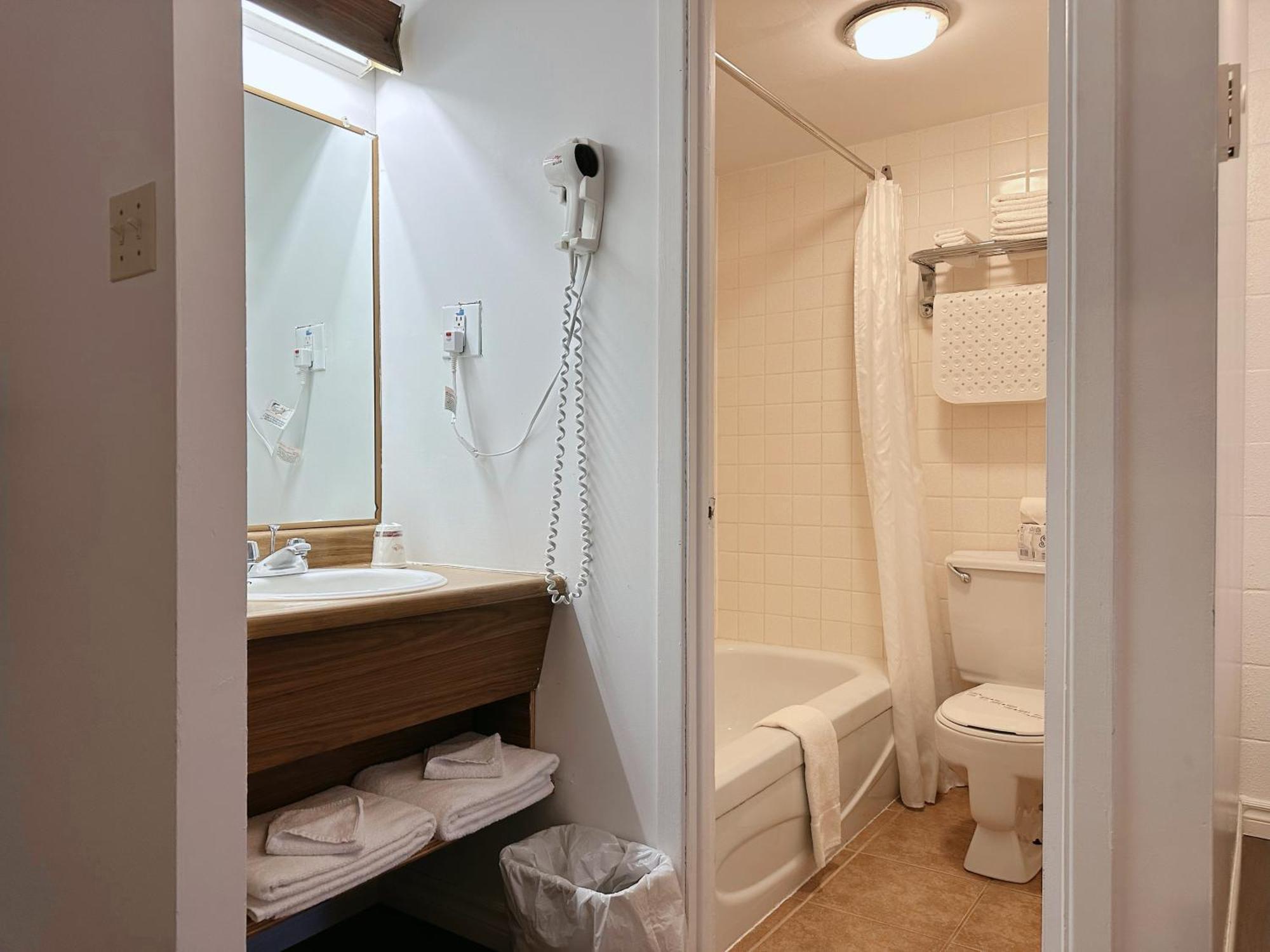 Hotel La Caravelle Baie-Comeau Zewnętrze zdjęcie